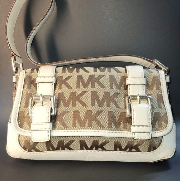 Michael Kors Mini Signature Bag - Picture 9 of 10